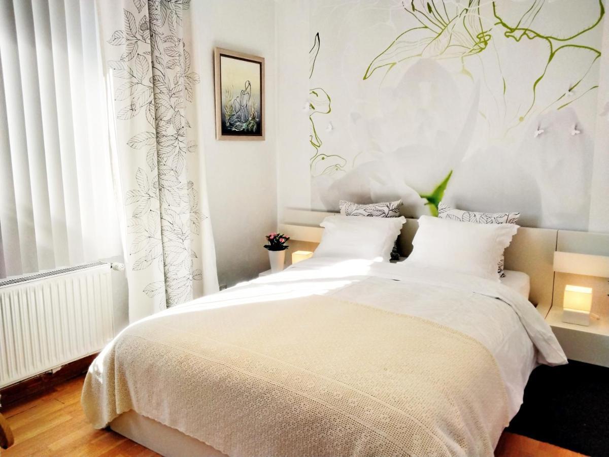 Bed and Breakfast Les Chambourlettes Монс Екстер'єр фото
